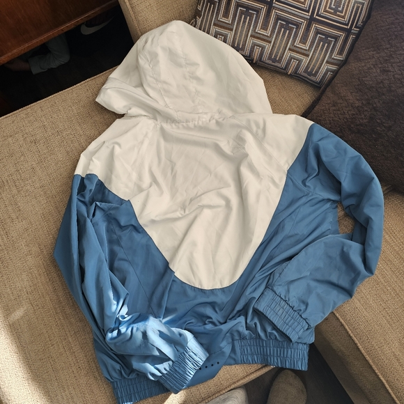 ACTA Windbreaker - Picture 4 of 8